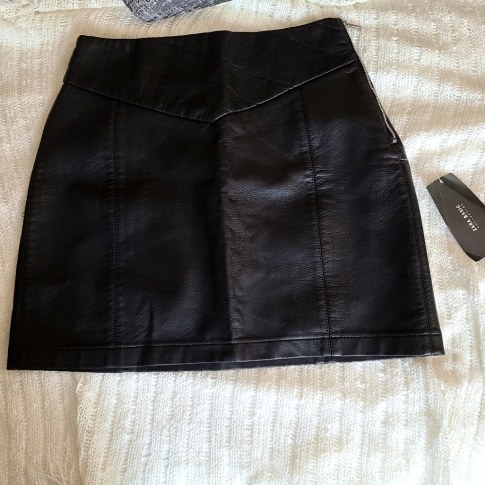 NEW Zara Basic Collection Faux Leather Skirt XS